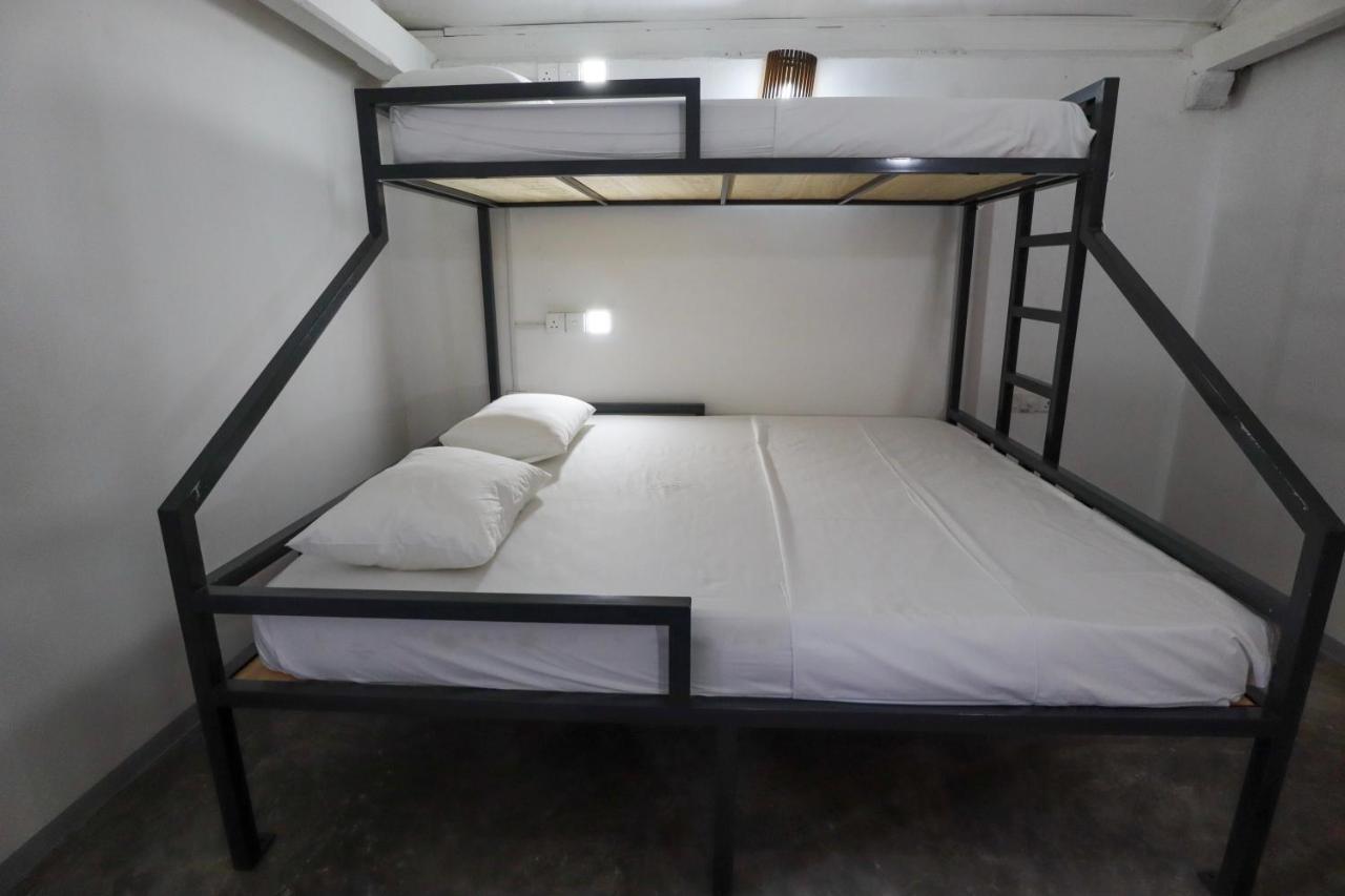 Хостел Why Not Backpackers Мирисса Экстерьер фото